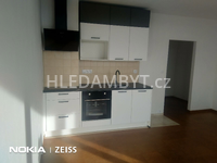 Pronájem bytu Praha 4 Kamýk 1+kk s lodžií Otradovická